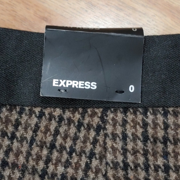 Express 🆕 Houndstooth Dress Shorts 0 - Picture 8 of 9